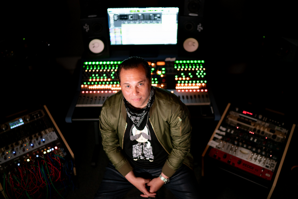 Kevin Teasley Speeds up his Workflow with a Neve® 8424 Console