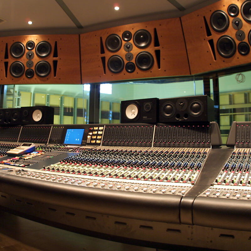 88R console in Sphere Studio