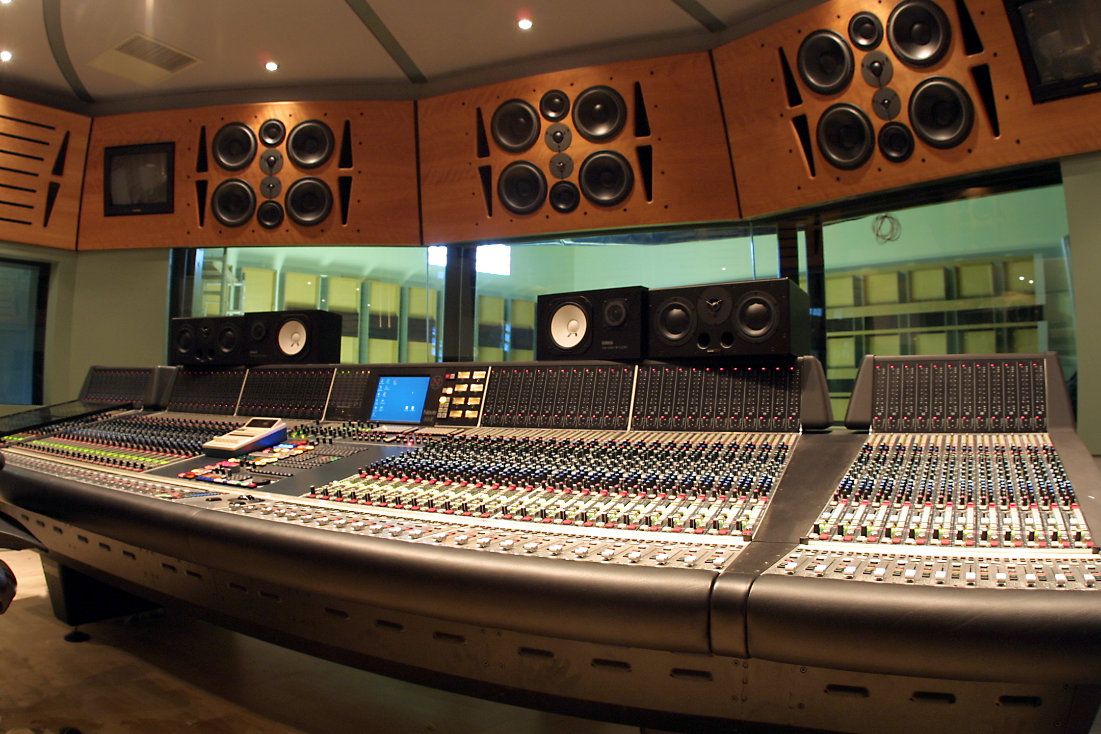 88R console in Sphere Studio