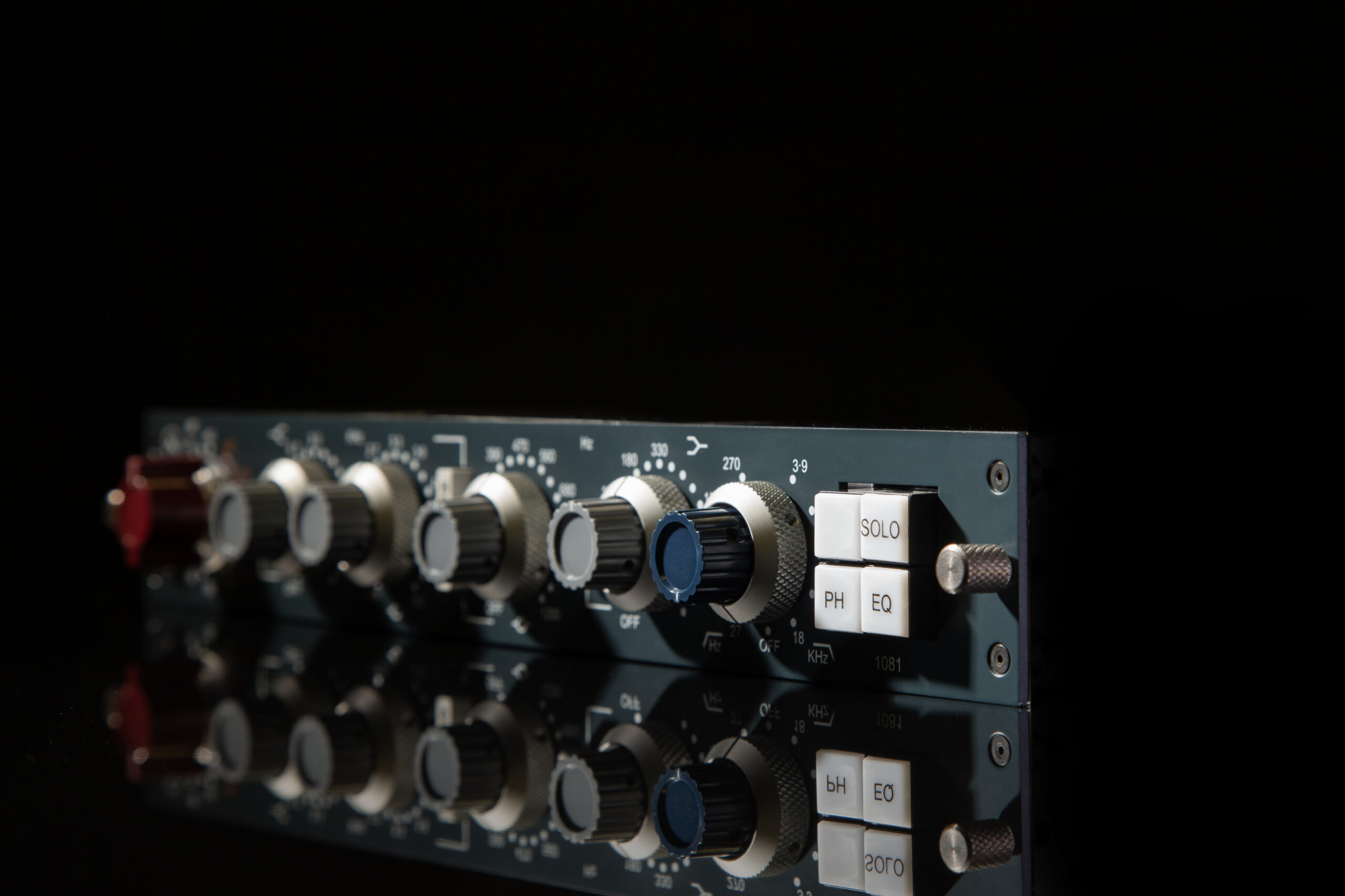 1081 Classic AMS Neve